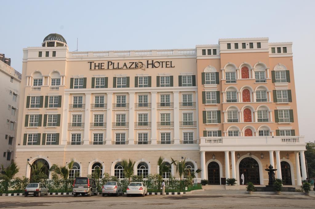 The Pllazio Hotel Gurgaon Eksteriør billede