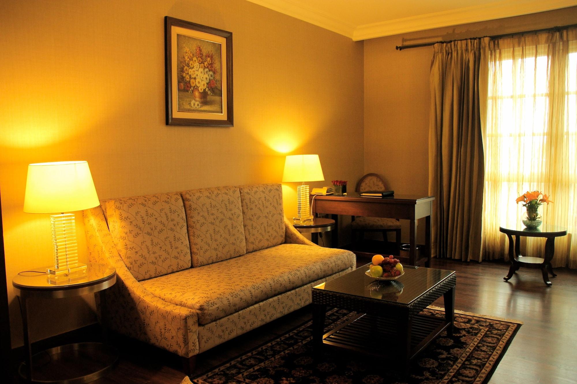 The Pllazio Hotel Gurgaon Eksteriør billede